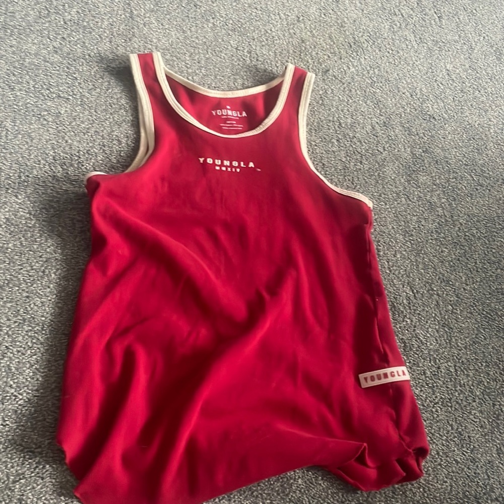 Rocket tank from youngla. Red size medium